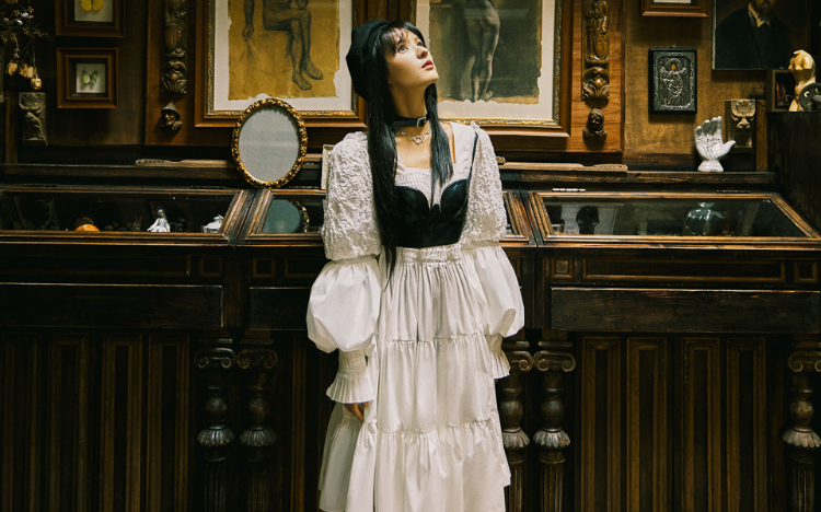 张予曦复古风情