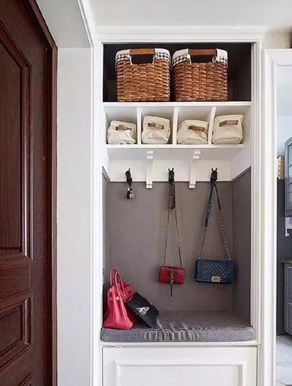满满收纳的入户玄关，把鞋子衣服都放在这吧！