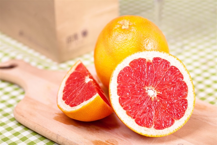 西柚能和牛奶一起吗