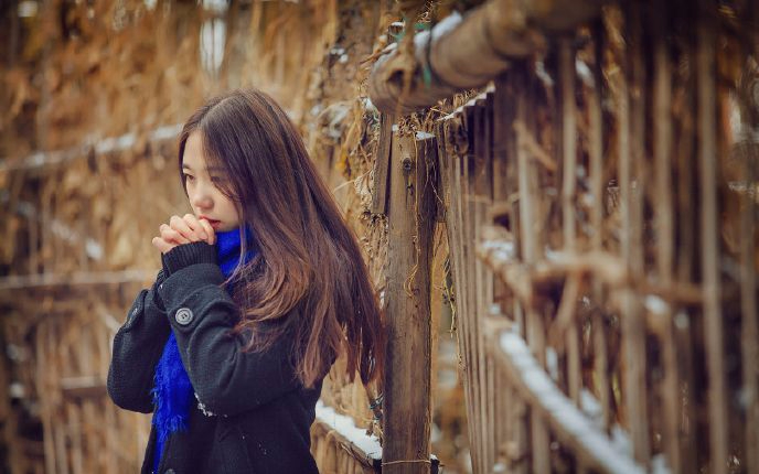 我不怕千万人阻挡，只怕自己投降