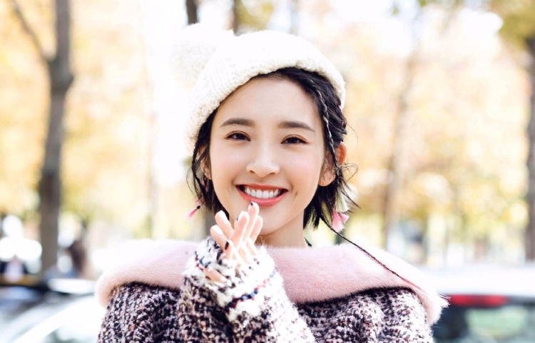 唐艺昕巴黎大片 甜美小清新少女气息