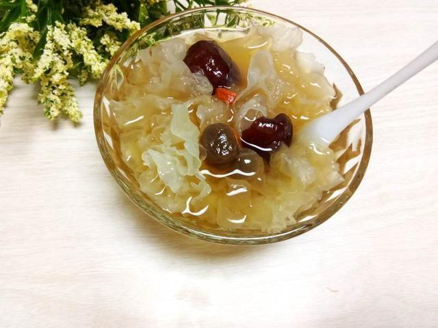 女人夏天常喝这碗汤，提神润肺补气和血功效好！