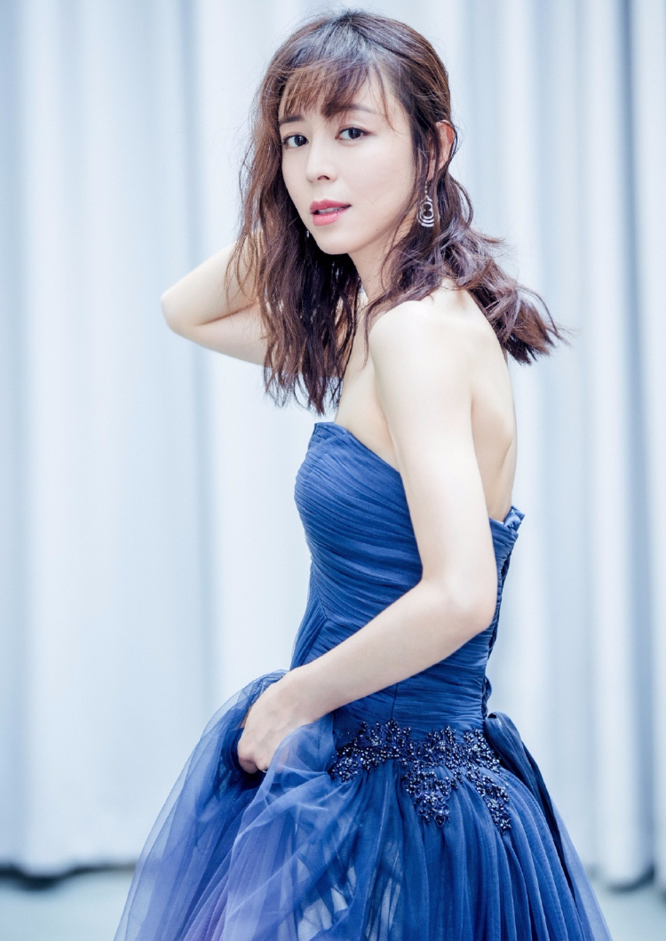 张静初优雅写真，成熟美人魅力