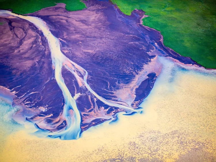 直升机航拍冰岛，梦幻“调色板”。