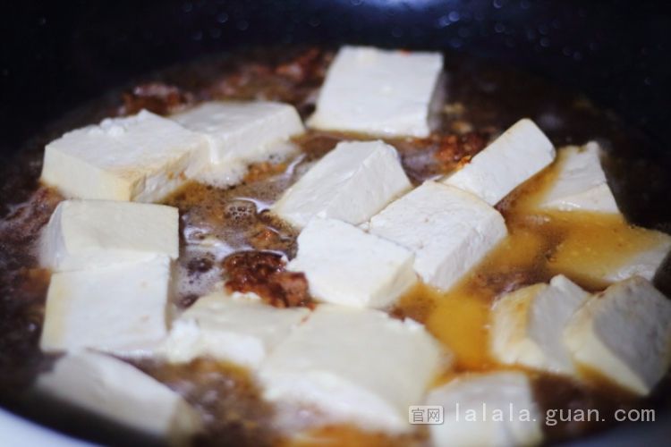 豆腐这么做，又好吃又下饭，常吃还能促进孩子的骨骼生长