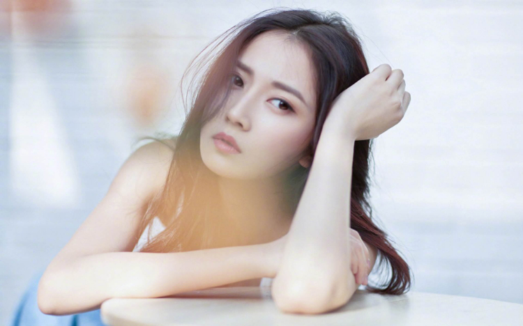 陈钰琪清新淡雅写真