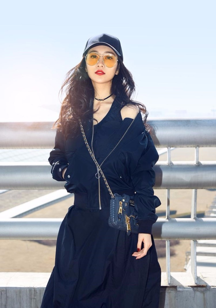 王鸥启程巴黎时装周酷装