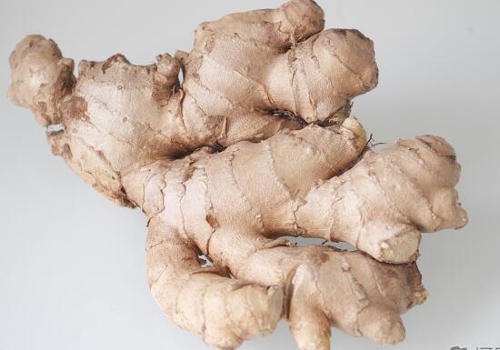 生姜的功效与作用 这样的生姜不能吃