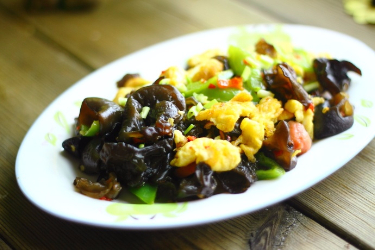 炒黑木耳，加一勺它秒变快手下饭菜，大人和孩子都吃不够