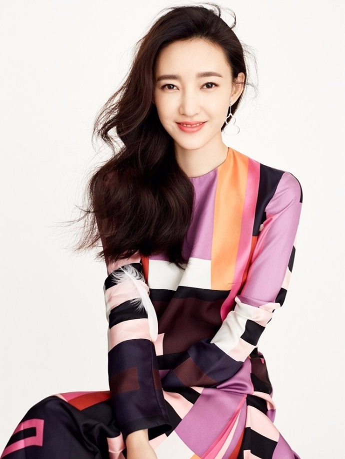 王丽坤优雅知性写真 纯净温婉大气