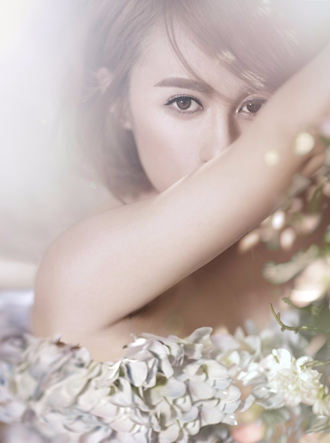 马丽清新唯美写真 精致长裙露白皙香肩和大长腿