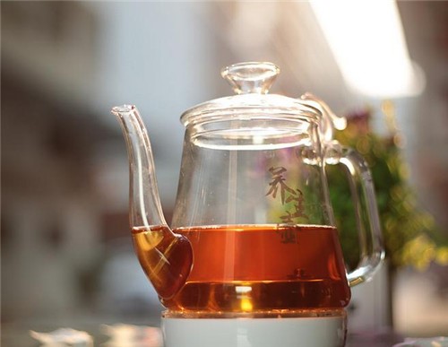 晚上喝乌龙茶好吗 女性喝黑乌龙茶减肥吗