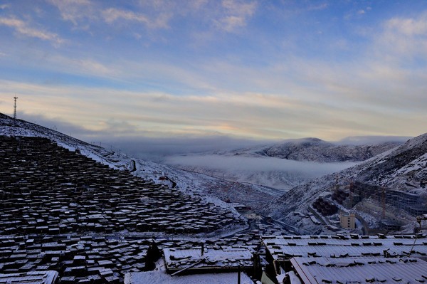 世界上最大的一座佛学院，号称“东方耶路撒冷”