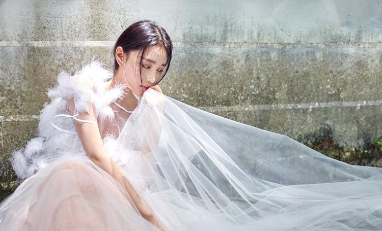 张馨予清新纯美的仙气图片 忧郁眼神惹人怜