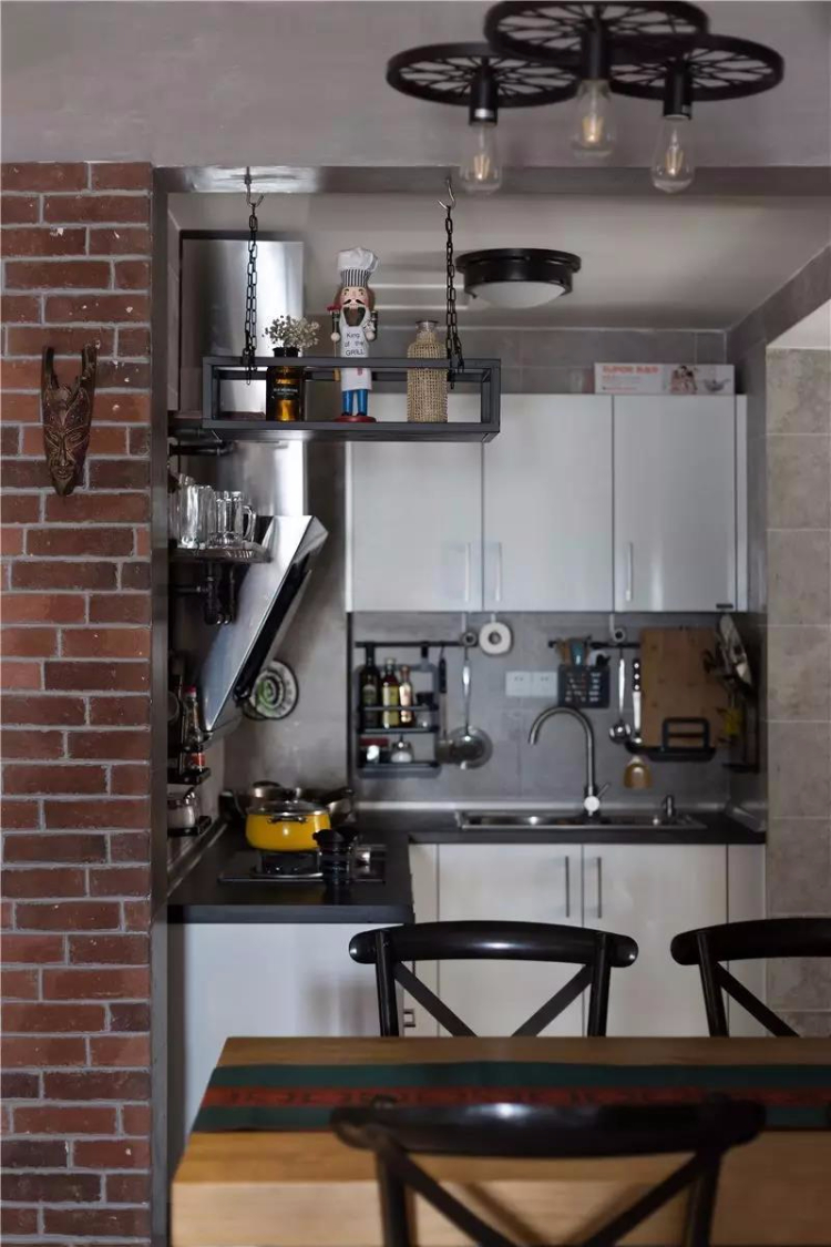 工业风的小户型空间，与众不同的75平婚房二居室！