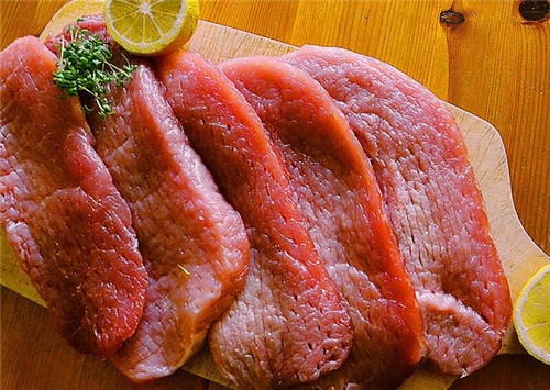 猪肉加大蒜营养效果更佳