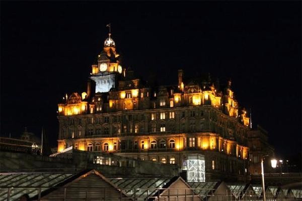 英国第二大城市，实力仅次于伦敦