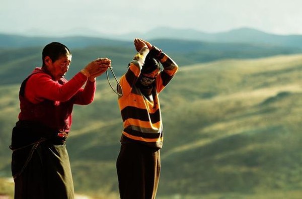 为什么藏族同胞不容易高反？ 