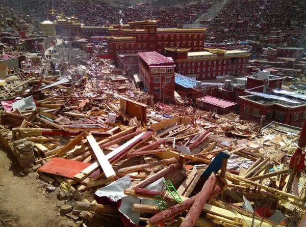 世界上最大的一座佛学院，号称“东方耶路撒冷”