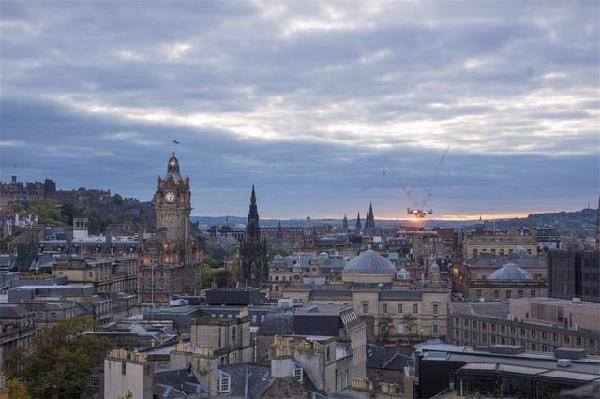 英国第二大城市，实力仅次于伦敦