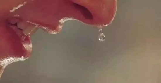 夏季出汗要注意 小心是中风前兆