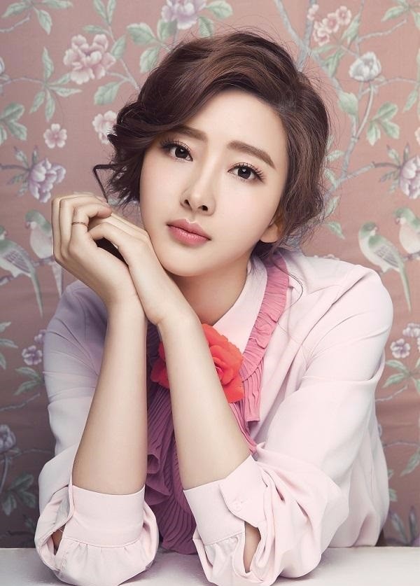 胡丹丹韩范儿写真 青春靓丽温婉动人