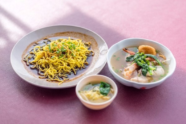 山打根最特色的建筑群，房子建在水上生活简单快乐