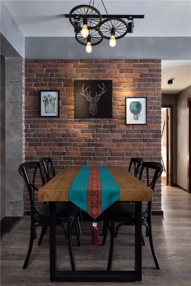 工业风的小户型空间，与众不同的75平婚房二居室！