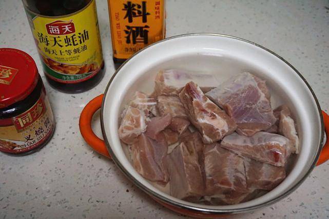 排骨轻食新做法，不放一滴油，不等主食上桌就直接被抢光