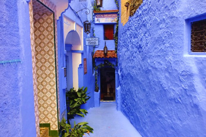 梦幻般的蓝色小城舍夫沙万