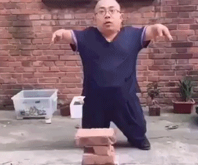 我有独特的下楼方式，就是有点疼