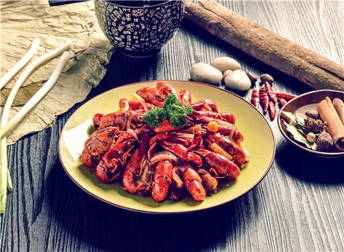 晚上吃夜宵的坏处 晚上吃三次这东西竟然会致癌