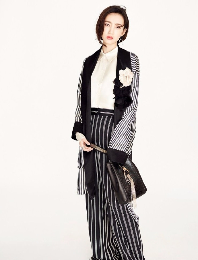 王丽坤优雅知性写真 纯净温婉大气