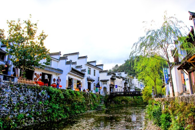 一个古老的徽州村落，文化旅游、生态旅游绝好去处