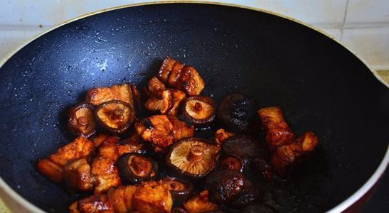 香菇炖肉的家常做法~收好！