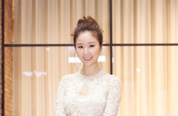 林心如杂志写真 笑靥如花满满的幸福