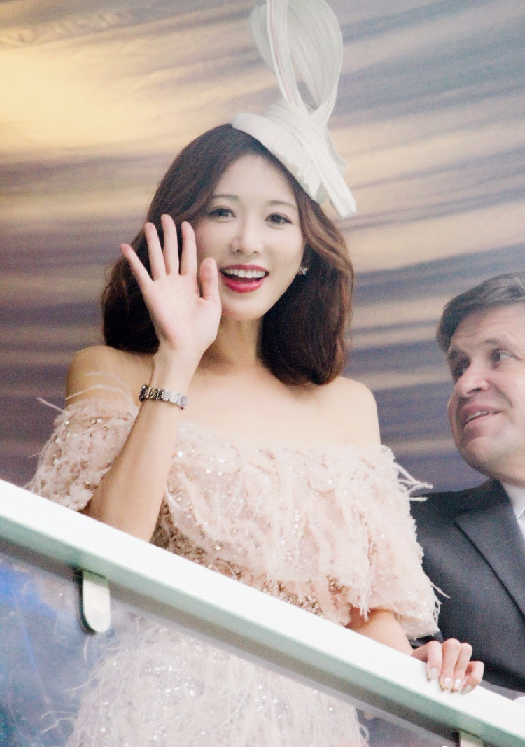 林志玲出席某活动  优雅时尚气质