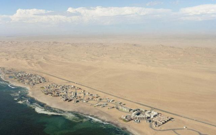 这个沙漠超诡异 有百亿吨水却几乎寸草不生