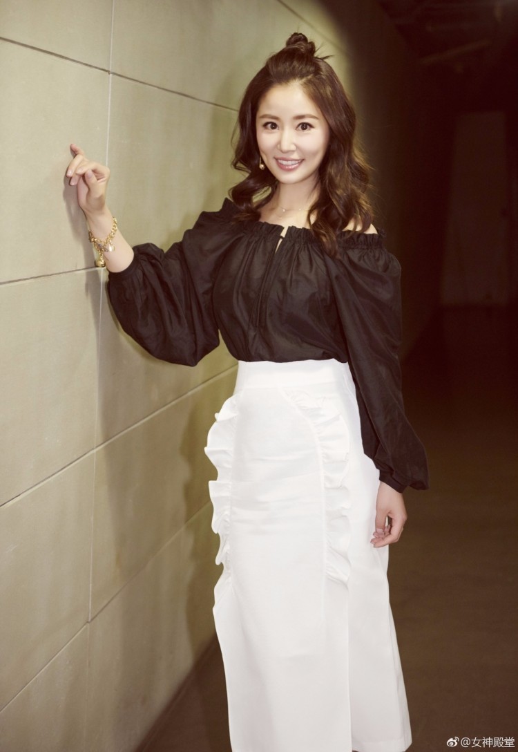 林心如杂志写真 笑靥如花满满的幸福