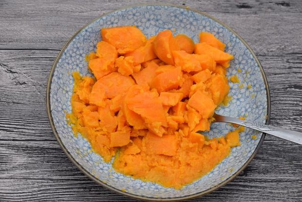 苦瓜这做法简单又爽口，不放白糖也不苦，一口一个