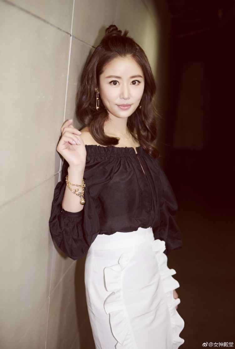 林心如杂志写真 笑靥如花满满的幸福