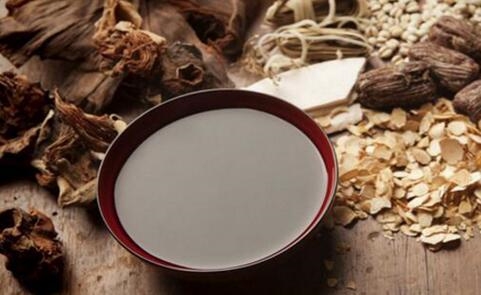 中午为何不能喝中药