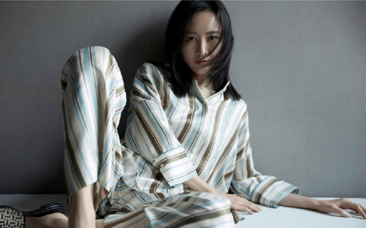 王鸥清冷性感写真