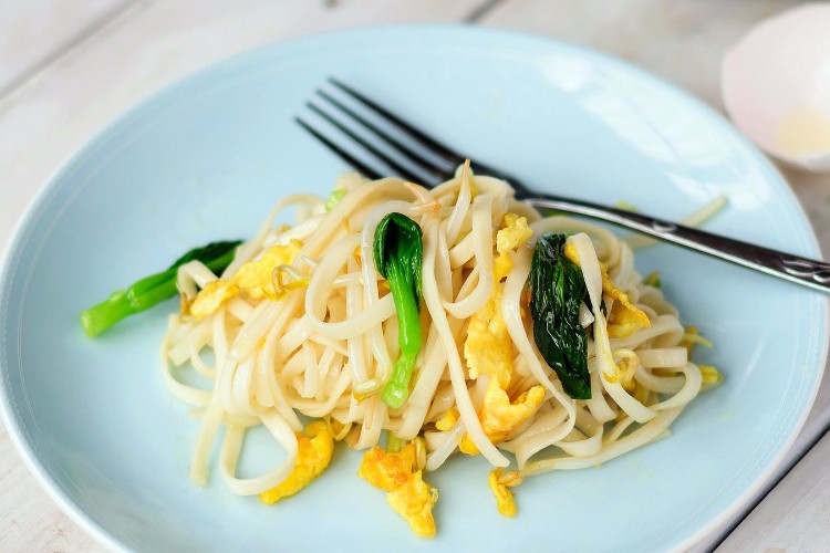 炒面这样做味道好极了，当菜又当饭，比炸酱面都香