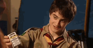 搞笑GIF：单身久了，看自己都觉得迷人