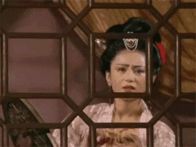 搞笑gif：万花丛中一点绿