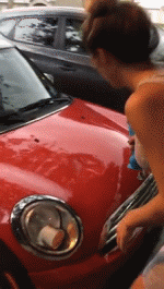 搞笑GIF：只要技术好，货车像超跑