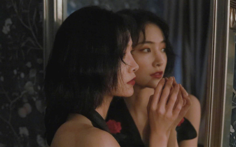 许佳琪印花旗袍性感写真