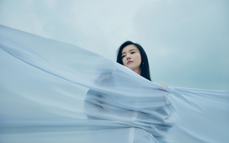 杨子姗恬静文艺写真