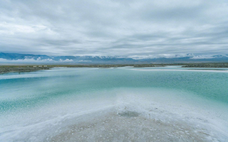 青海翡翠湖唯美风景